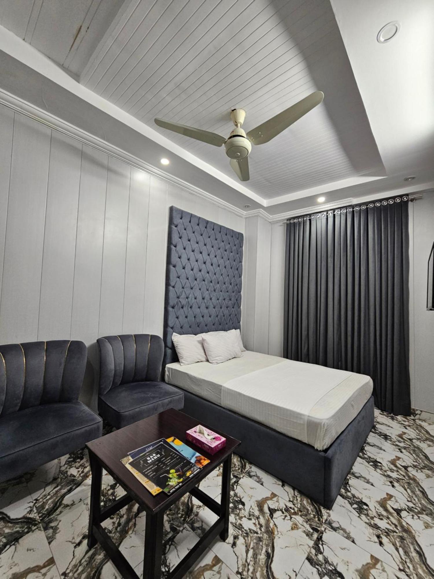 Hotel Tulip Inn, Gulberg Lahore Buitenkant foto