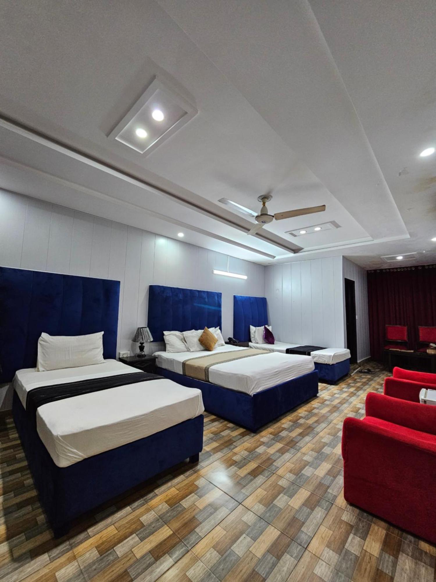Hotel Tulip Inn, Gulberg Lahore Buitenkant foto