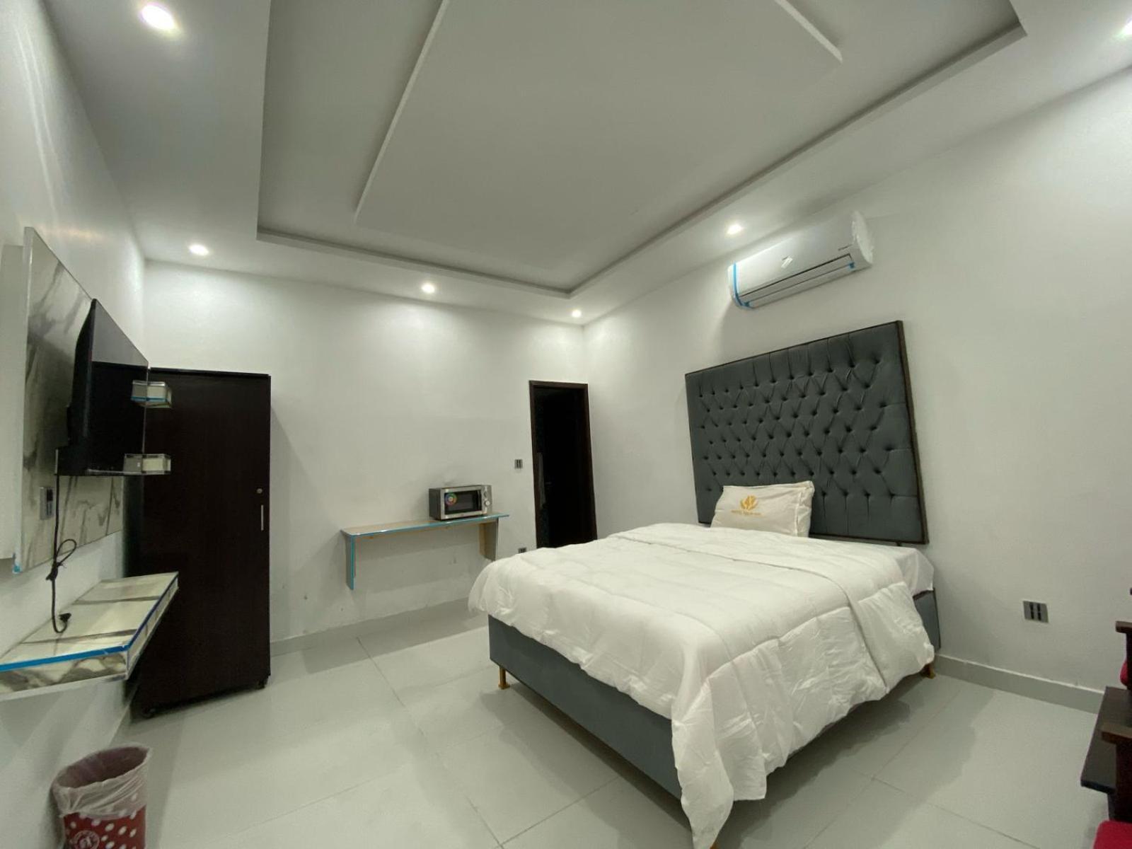Hotel Tulip Inn, Gulberg Lahore Buitenkant foto