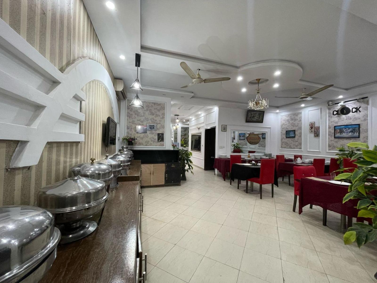 Hotel Tulip Inn, Gulberg Lahore Buitenkant foto