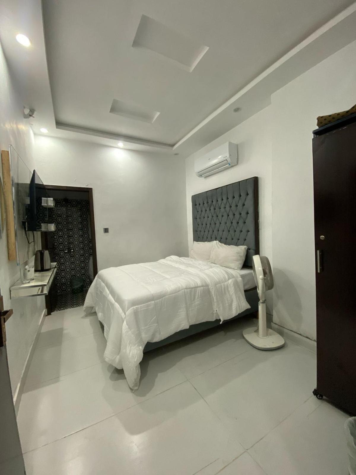 Hotel Tulip Inn, Gulberg Lahore Buitenkant foto