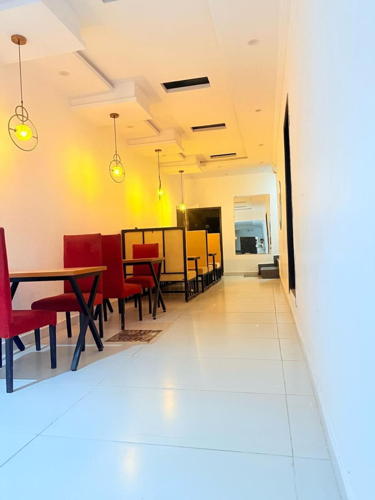 Hotel Tulip Inn, Gulberg Lahore Buitenkant foto
